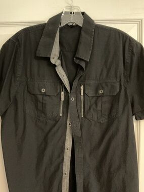 ❓GUESS Men’s Short Sleeve Utility Shirt - size M